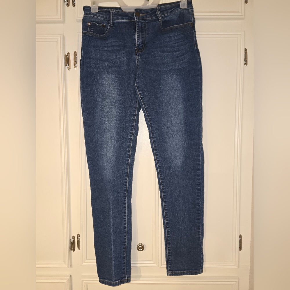 Mid rise skinny jeans